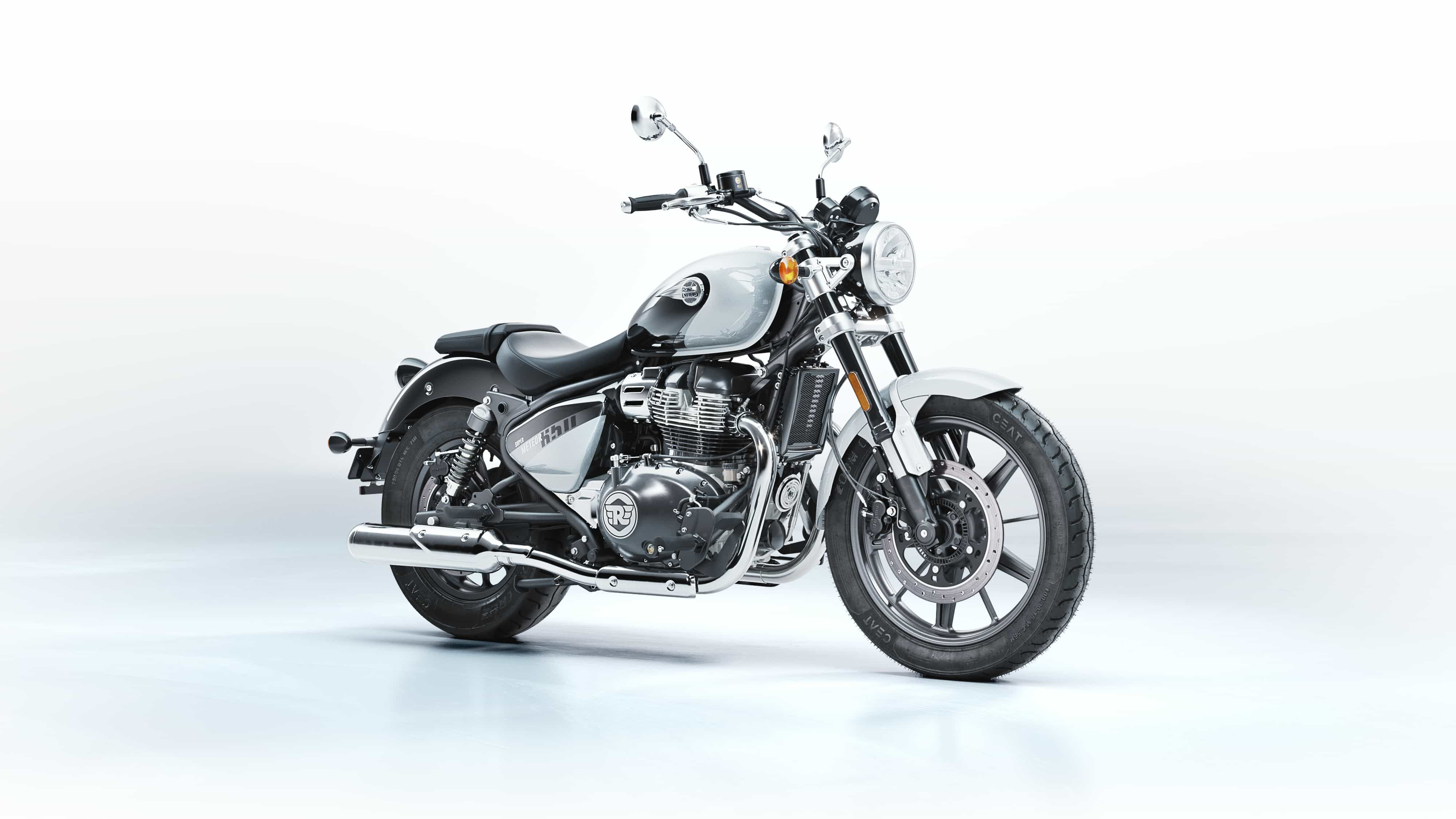 Royal Enfield Super Meteor 650: foto