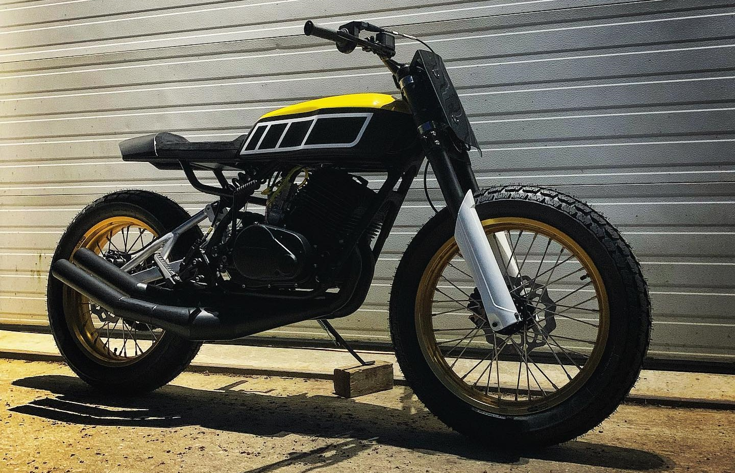 Yamaha RD400 '427 Street Tracker' by Smyth Innovations