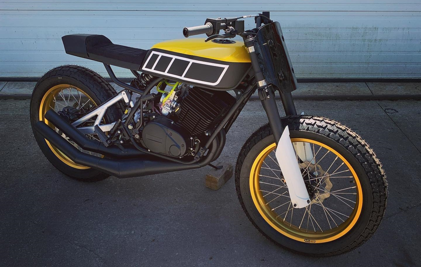 Yamaha RD400 '427 Street Tracker' by Smyth Innovations