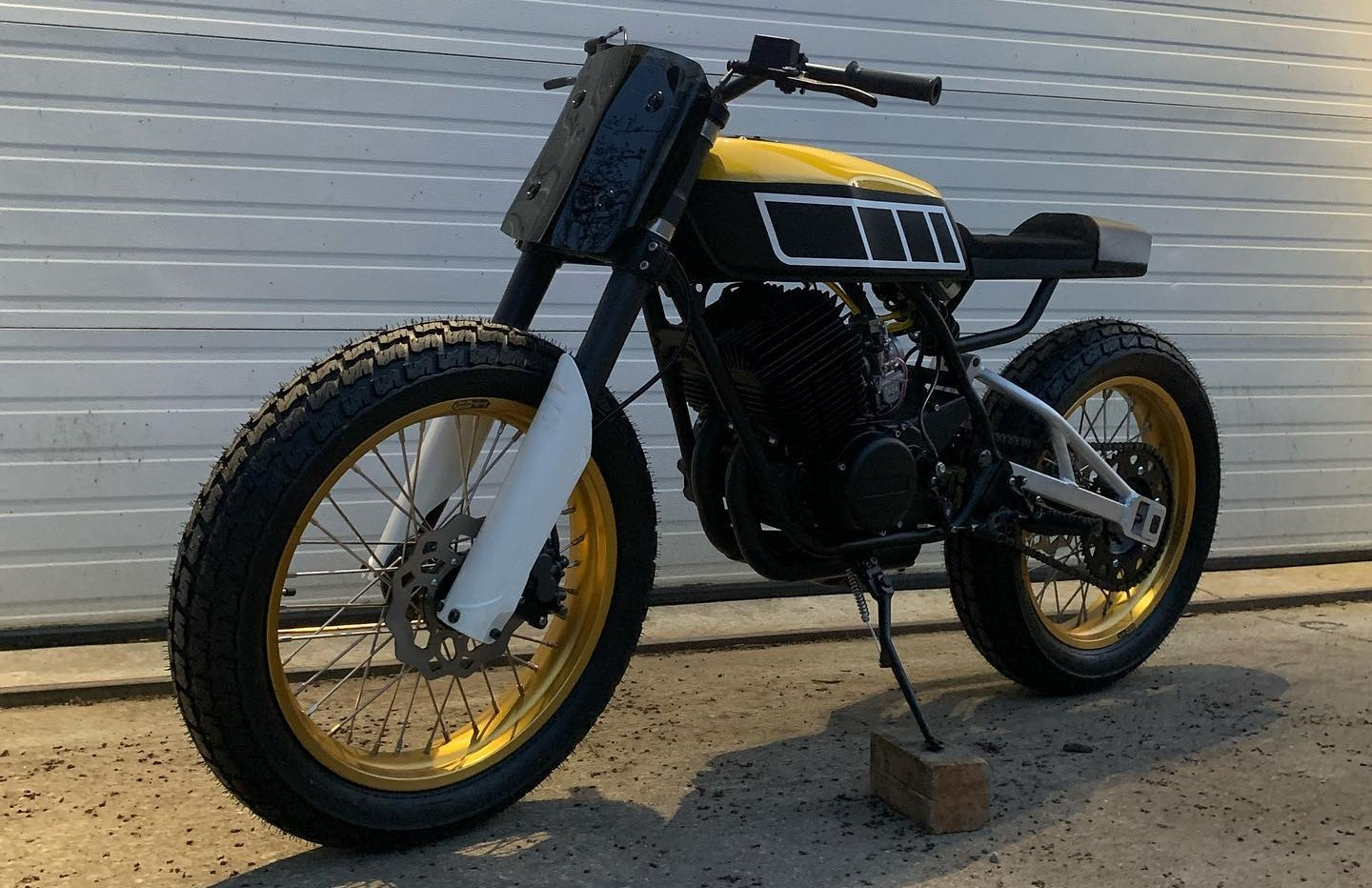 Yamaha RD400 '427 Street Tracker' by Smyth Innovations