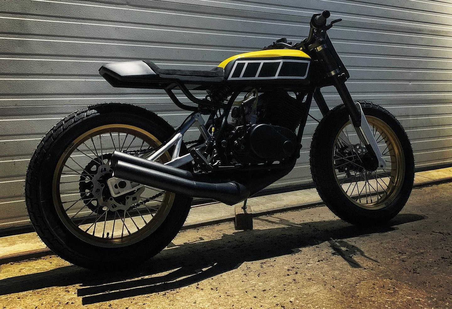 Yamaha RD400 '427 Street Tracker' by Smyth Innovations