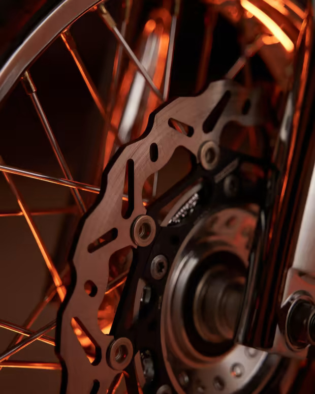 Triumph Thruxton 900 "Helios" by Tamarit