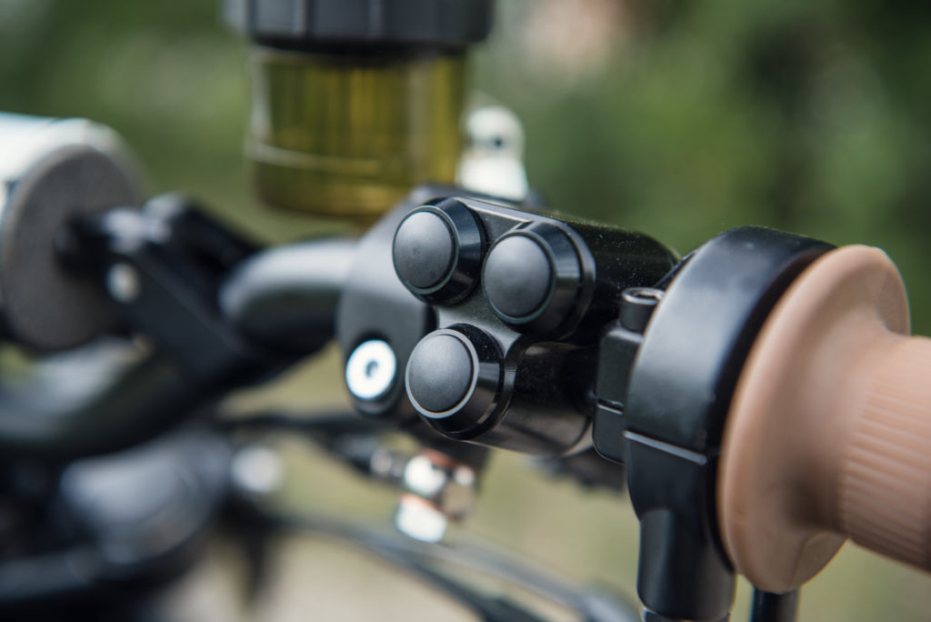 Yamaha SR400 “15 Shades of Grey” by Analog Motorcycles