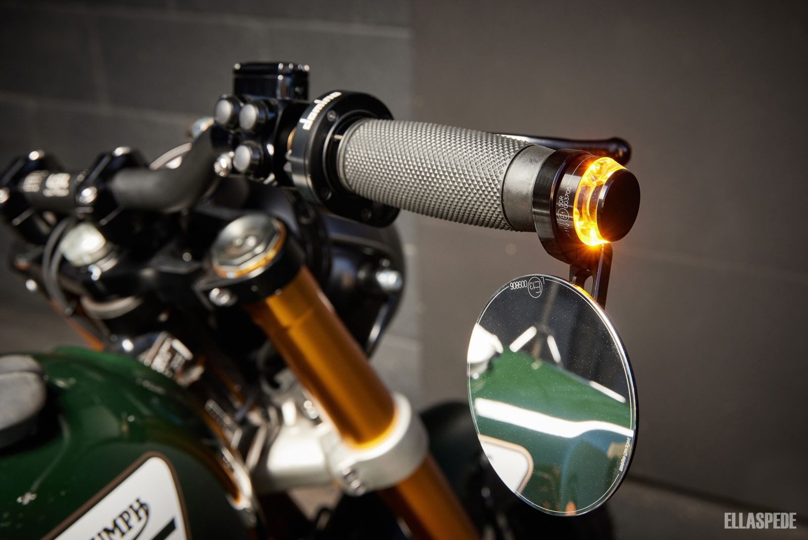 Triumph Thruxton R 
