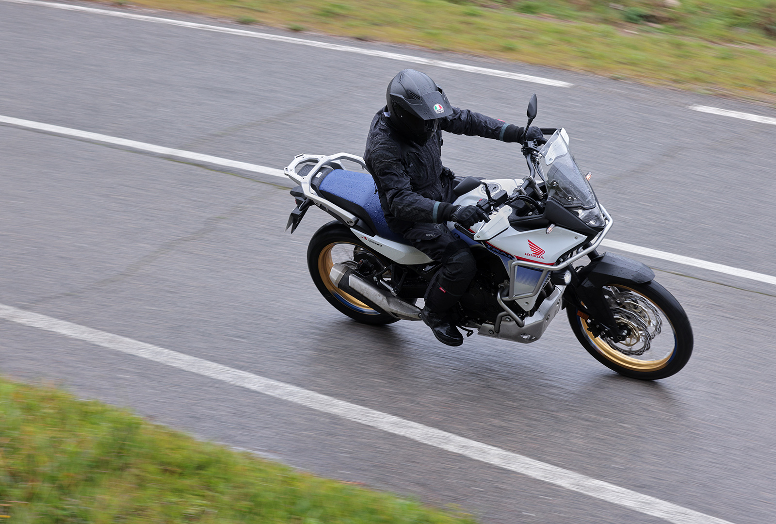 Honda XL750 Transalp, le foto della prova