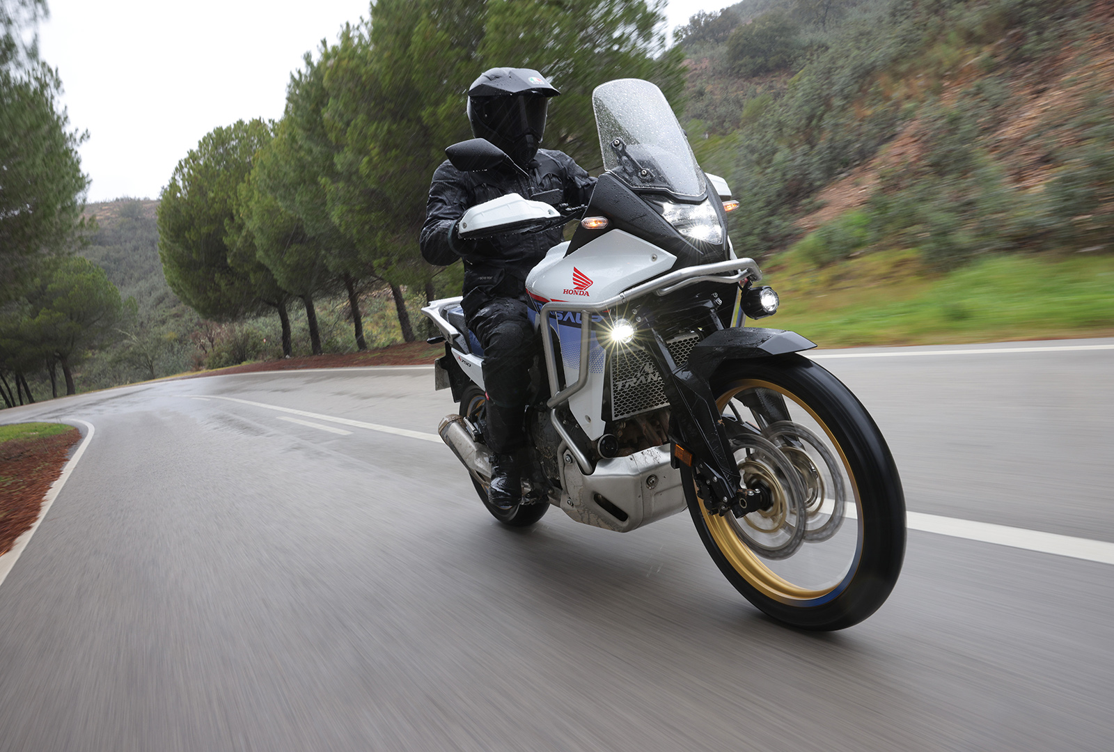 Honda XL750 Transalp, le foto della prova