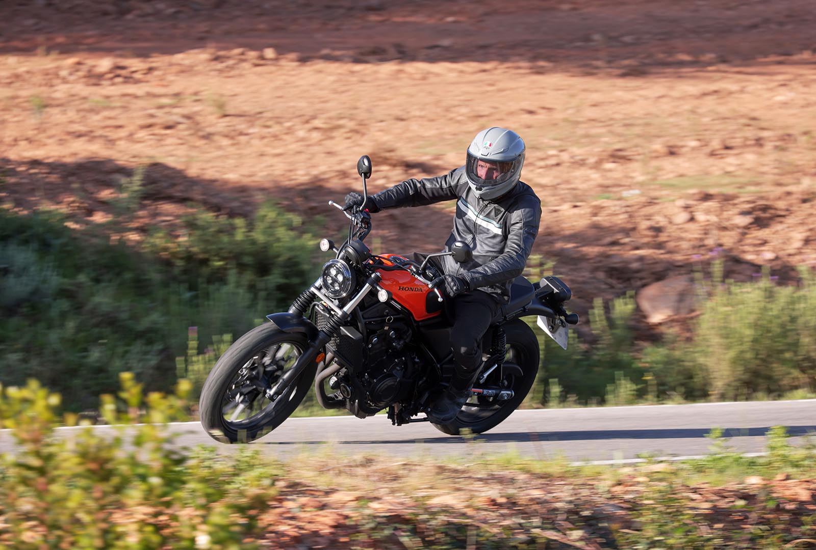 Honda CL500, le foto della prova