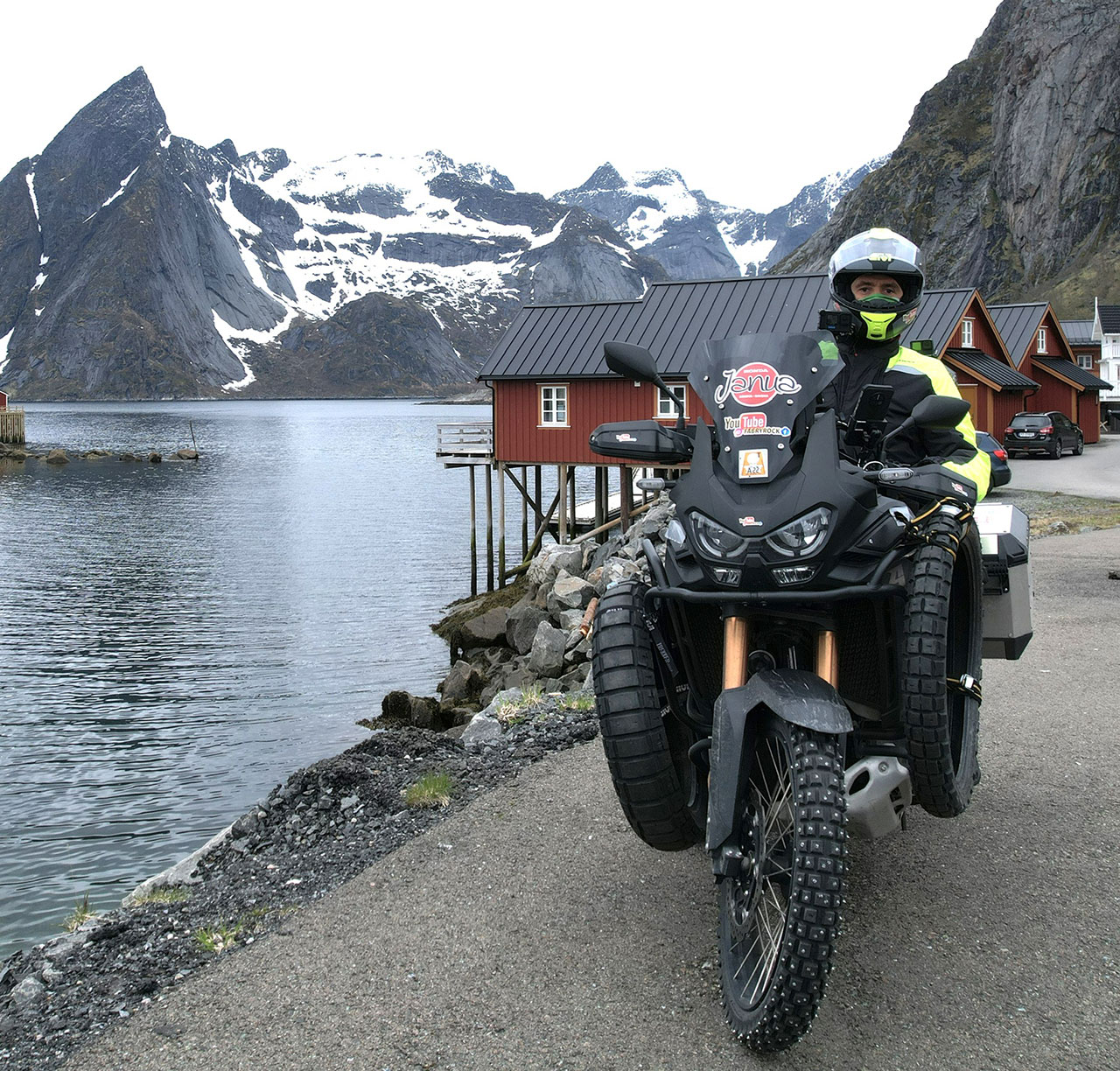 Fabryrock, da Capo Nord a Cape Town con l'Africa Twin: le foto