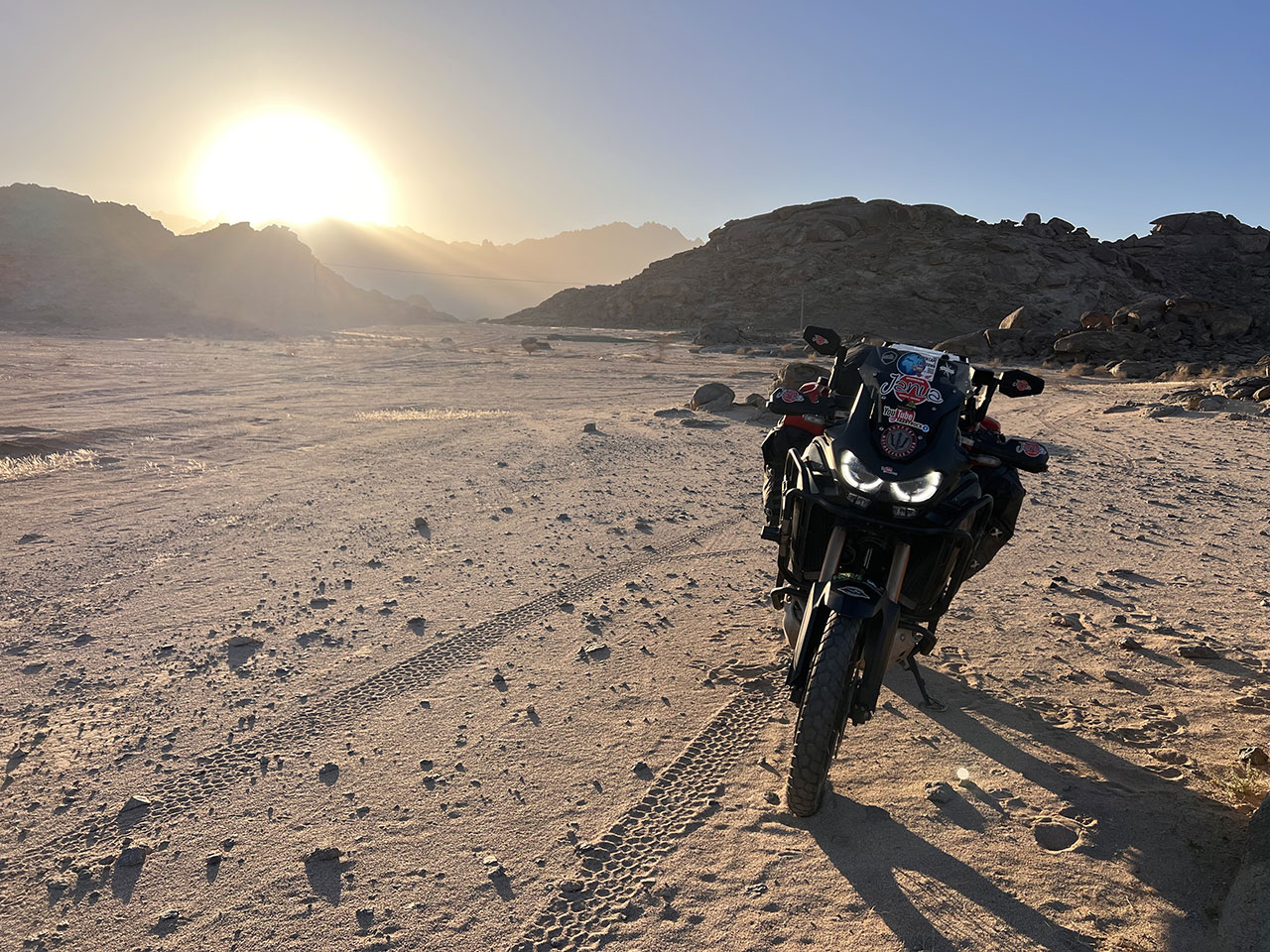 Fabryrock, da Capo Nord a Cape Town con l'Africa Twin: le foto