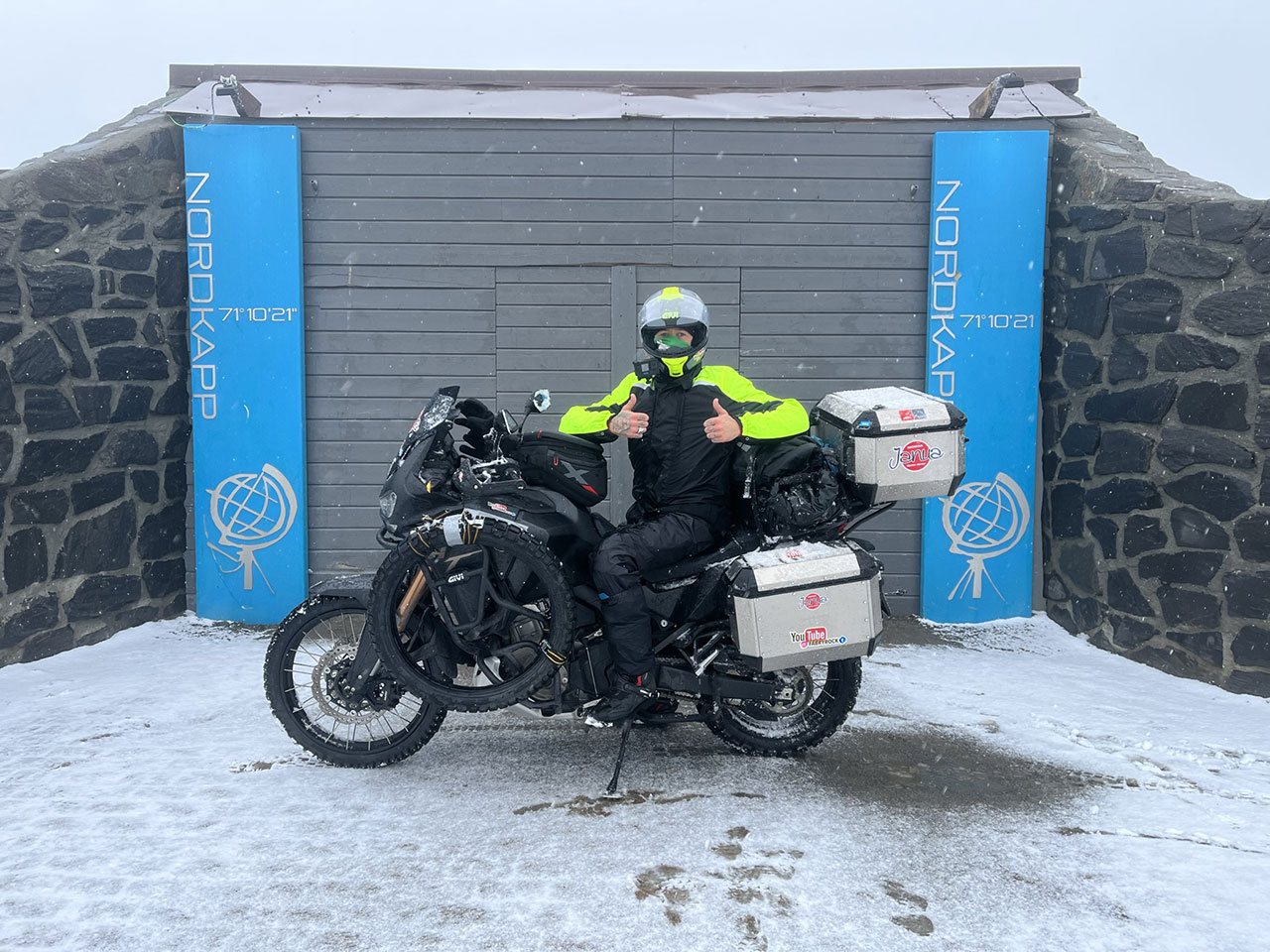 Fabryrock, da Capo Nord a Cape Town con l'Africa Twin: le foto