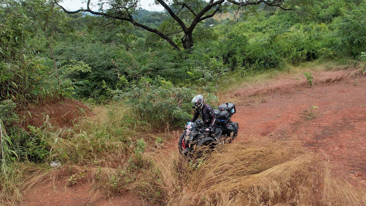 Fabryrock, da Capo Nord a Cape Town con l'Africa Twin: le foto