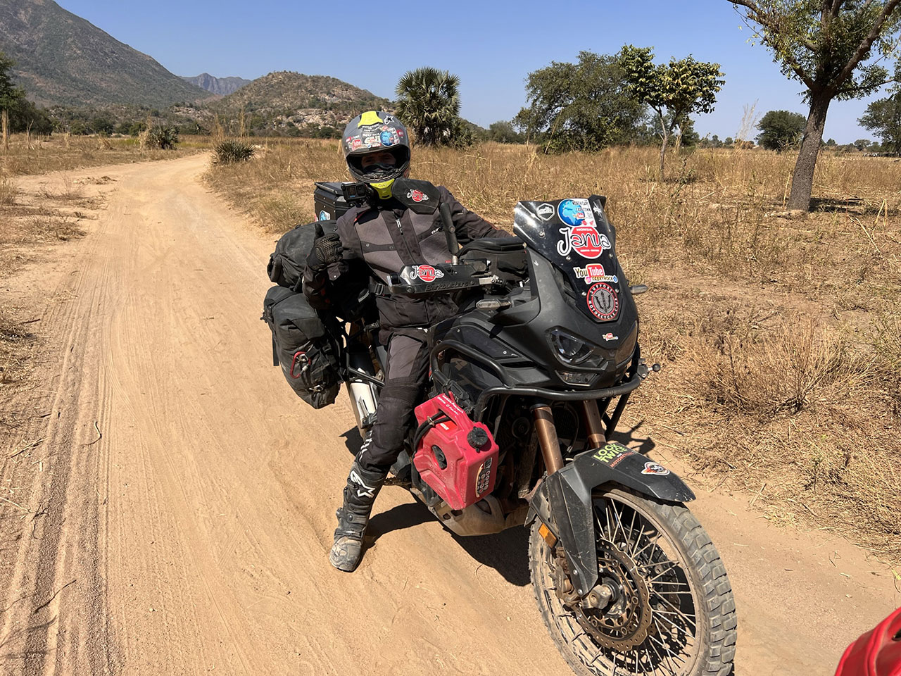 Fabryrock, da Capo Nord a Cape Town con l'Africa Twin: le foto