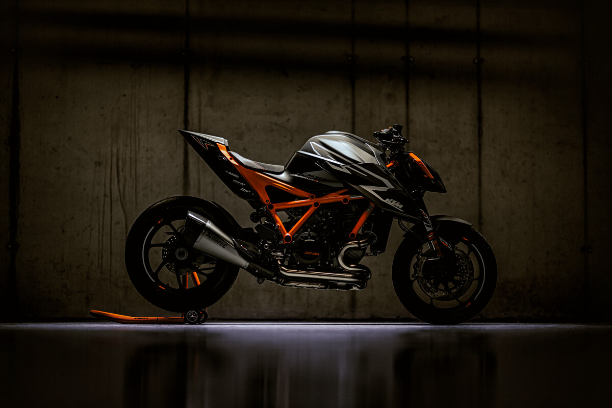 KTM 1290 Super Duke RR 2023: foto