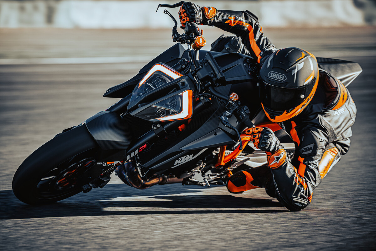 KTM 1290 Super Duke RR 2023: foto