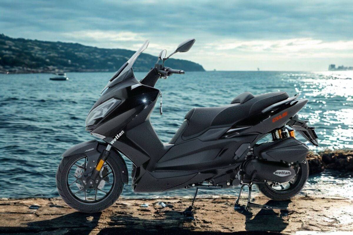 Wottan ST S 300: lo scooter che si guida come una moto