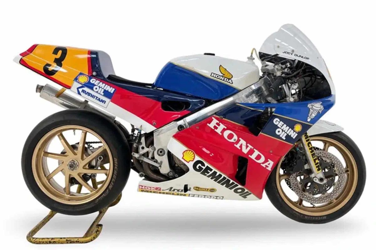 Honda RC30 e RC45 di Joey Dunlop vendute a cifre record