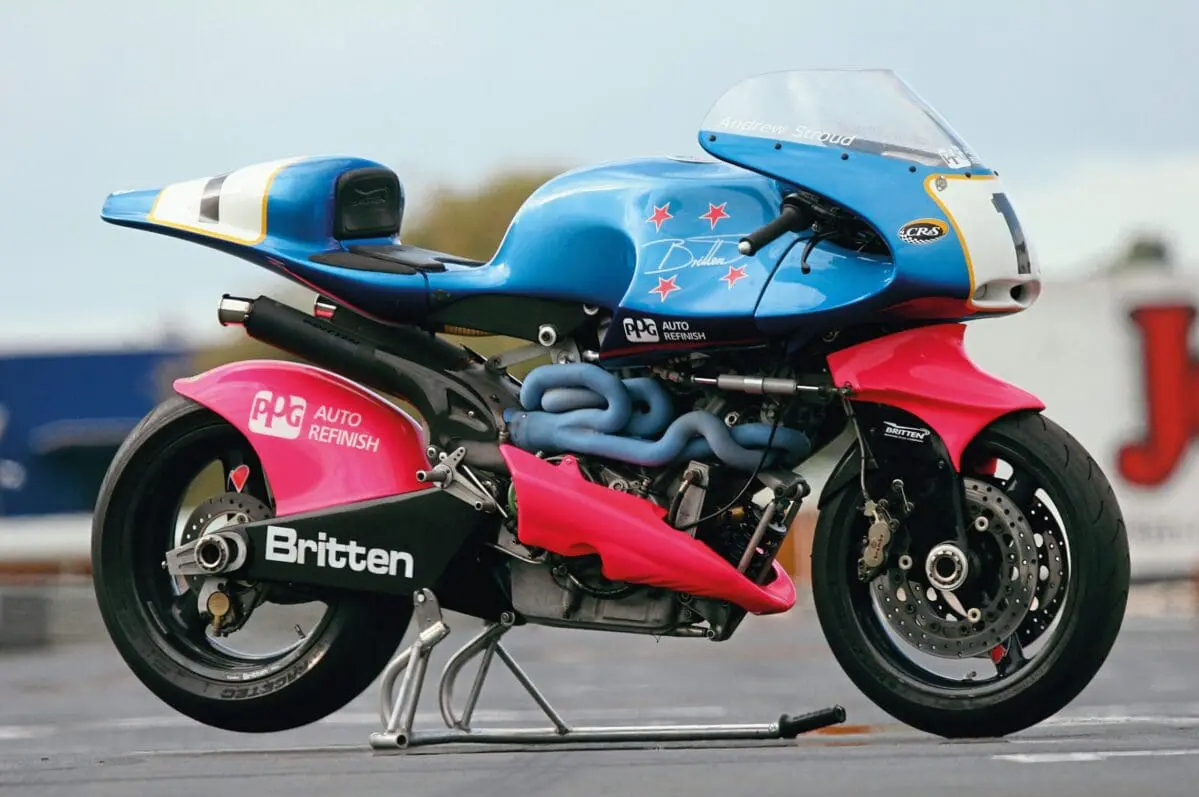 Britten V1000: la moto artigianale che sfidò i giganti del racing ...