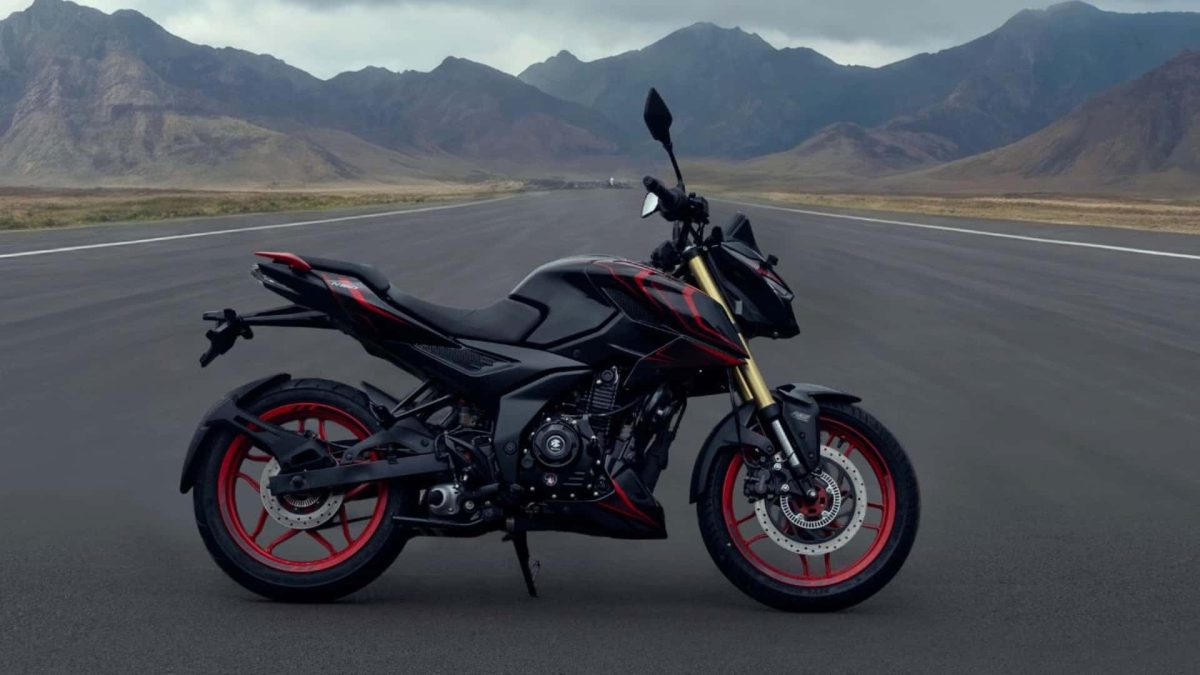 Moto Bajaj con display TFT e navigazione integrata, tecnologia avanzata su modelli accessibili