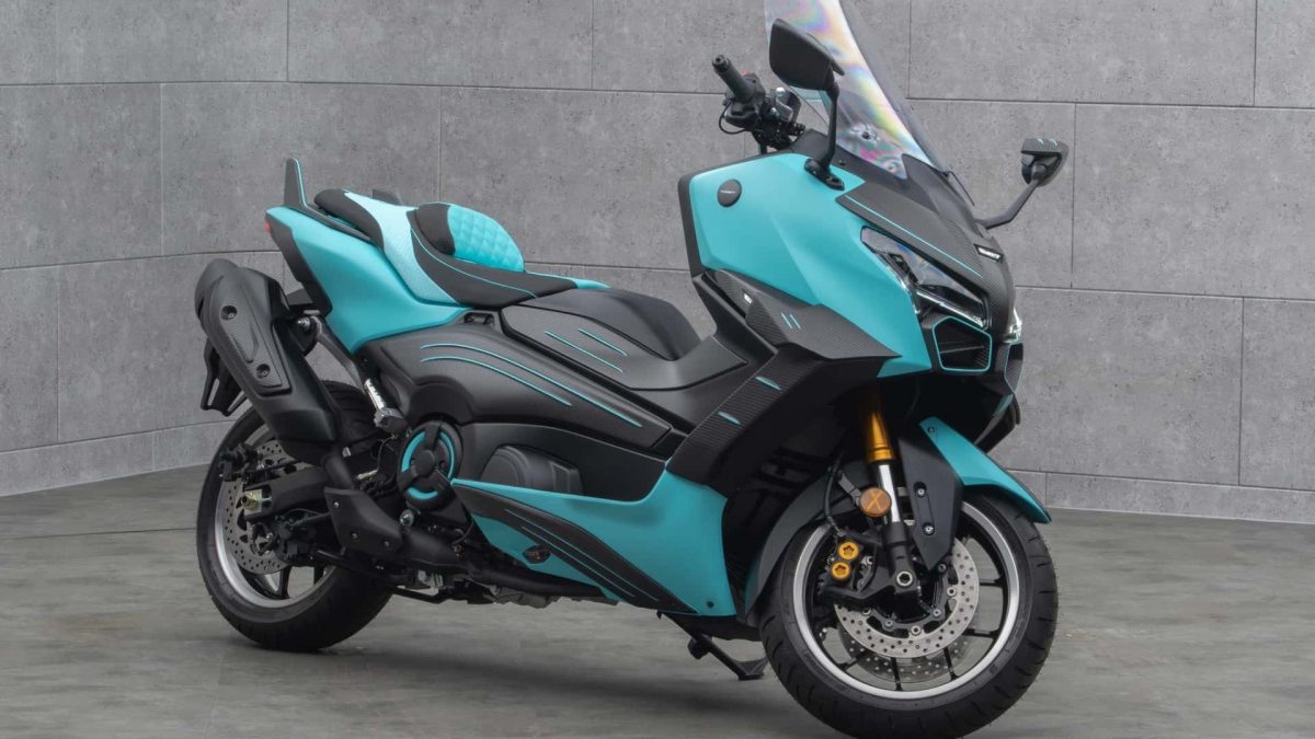 Moto Bajaj con display TFT e navigazione integrata, tecnologia avanzata su modelli accessibili, immagine di approfondimento