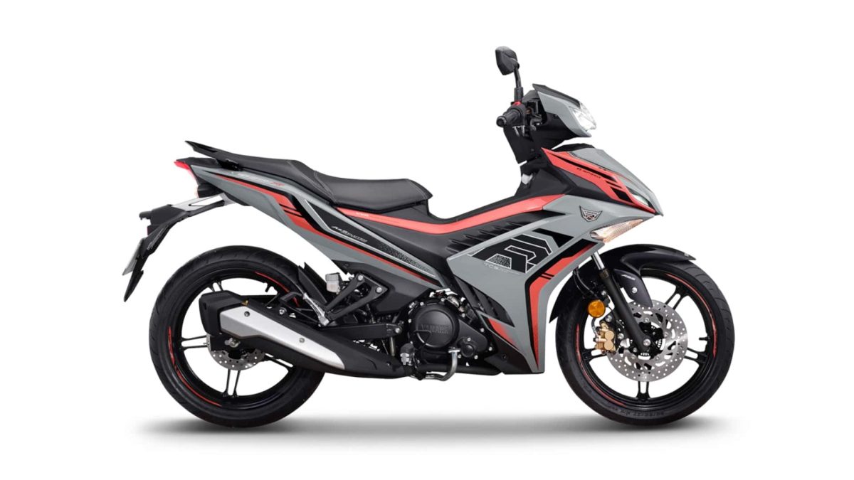 Una moto da 155 cc con design sportivo e tecnologie avanzate, in strada e in città