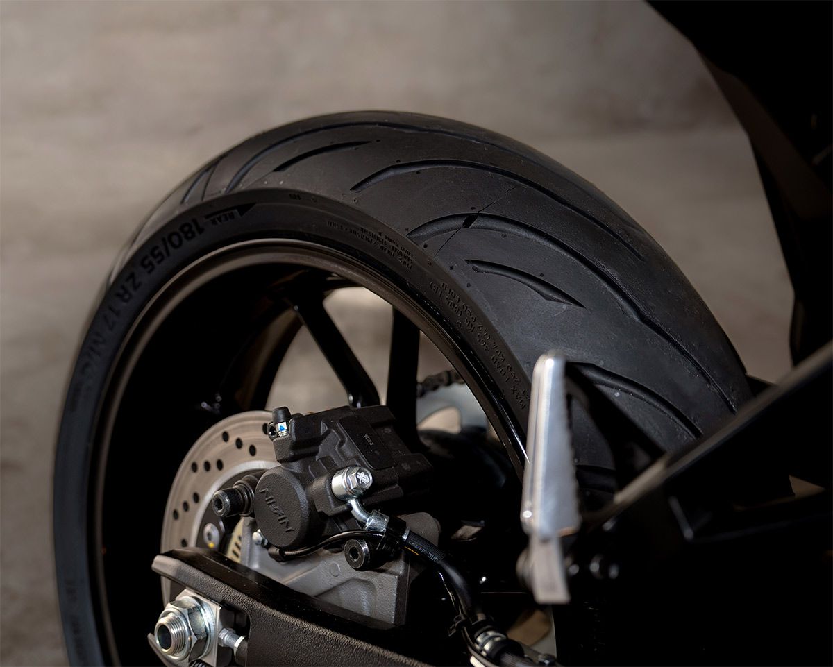 Pneumatico sport-touring ContiMotion EVO di Continental, disponibile da settembre 2026, con maggiore agilità e grip sul bagnato